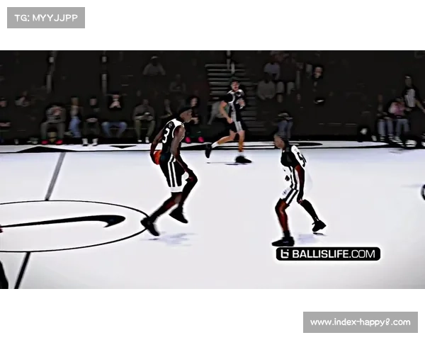 詹姆斯场边拥抱潜在状元秀AJ·迪班萨，引发现场关注